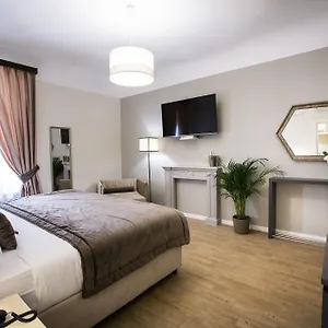 Chic & Town Luxury Bed & Breakfast Roma